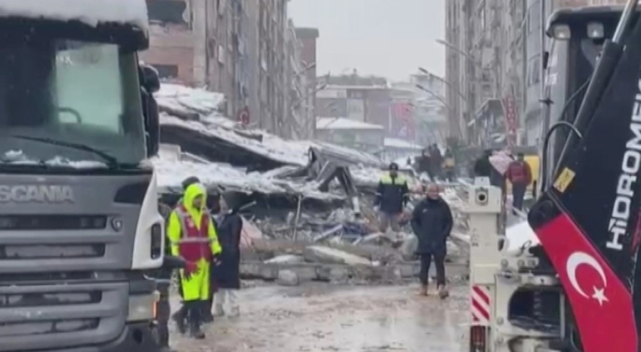 Malatya'da 15 sporcu enkaz altında kaldı