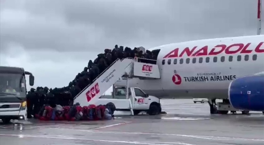 İstanbul Valisi, 2 bin 647 personelin deprem bölgesine hareket ettiğini açıkladı