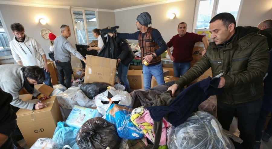 Nilüfer'den deprem bölgesine yardım eli uzatıldı