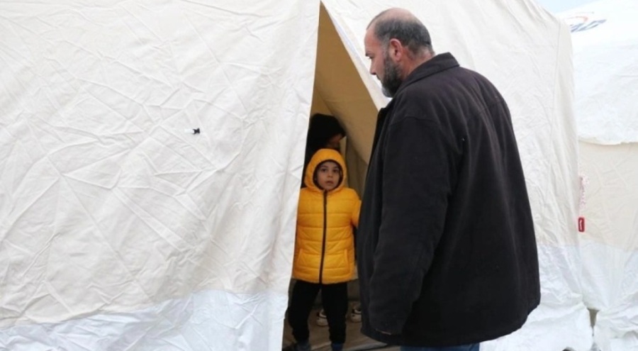 Osmaniye'de depremzedeler çadırlara yerleşmeye başladı