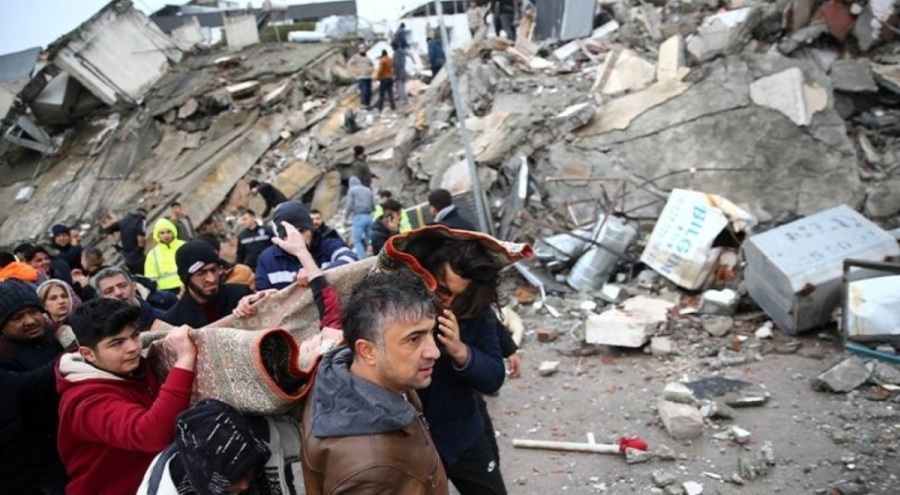 Hatayspor Başkan Vekili Özat: Hatay'da herkes sokakta, yardım yok