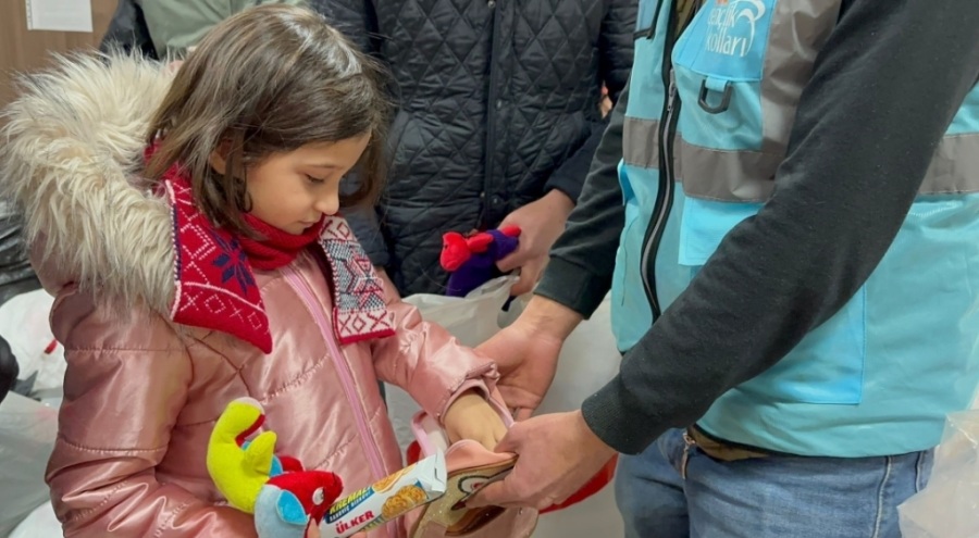 Bursalı Tuana'nın yardımı herkesi duygulandırdı