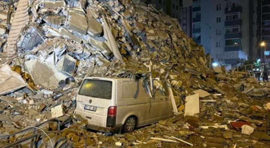 Adıyaman'da depremin ikinci gününde arama çalışmaları sürüyor