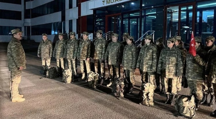 Azerbaycan, 20 kişilik askeri sağlık personelini Türkiye'ye yolladı