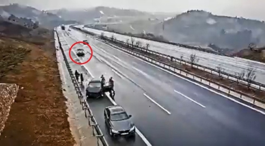 Bursa'daki kazada nişandan dönen anne ile 2 kızı hayatını kaybetti