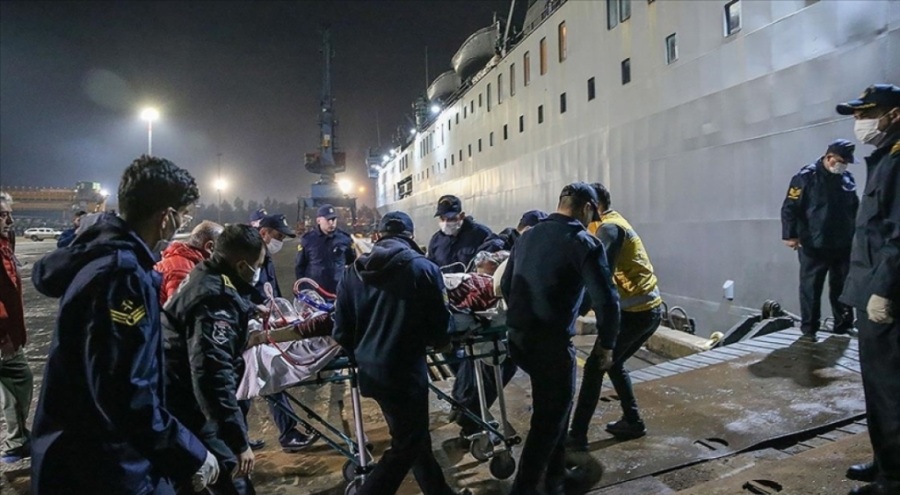 TCG İskenderun gemisiyle, 98 yaralının Mersin'e tahliye edildiği duyuruldu