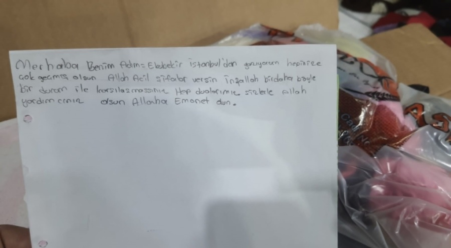 5 yaşındaki çocuğun notu duygulandırdı: Dualarımız sizlerle