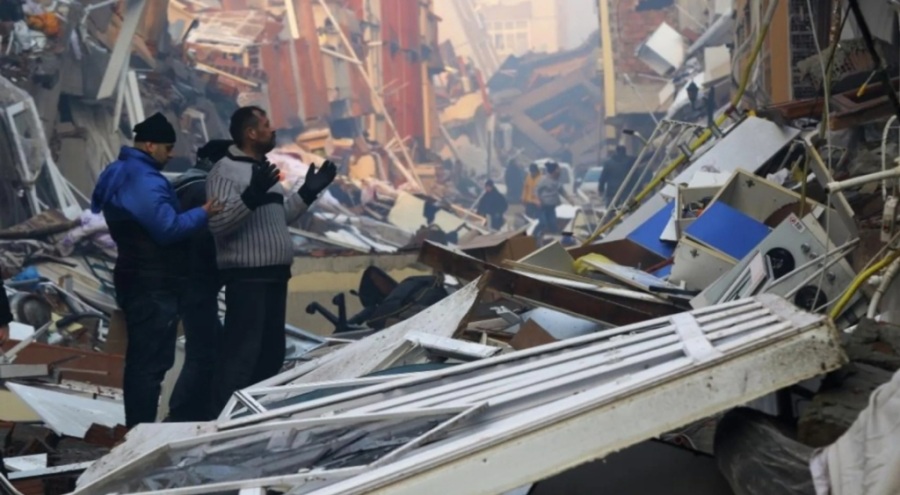 8 güreşçi enkazdan sağ çıkarıldı