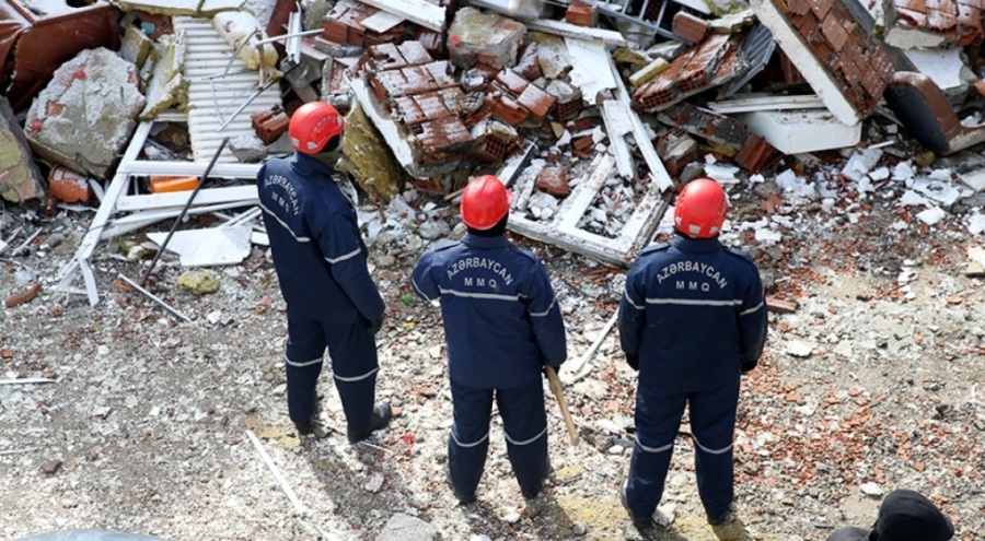 Arama kurtarma çalışmalarına Azerbaycan askerleri de katıldı