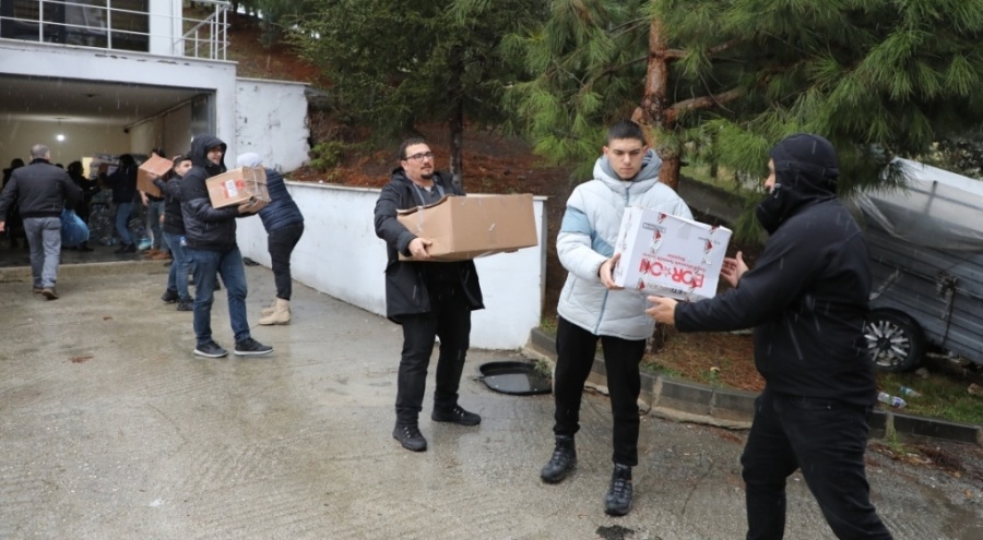 Mudanyalılardan depremzedelere yardım