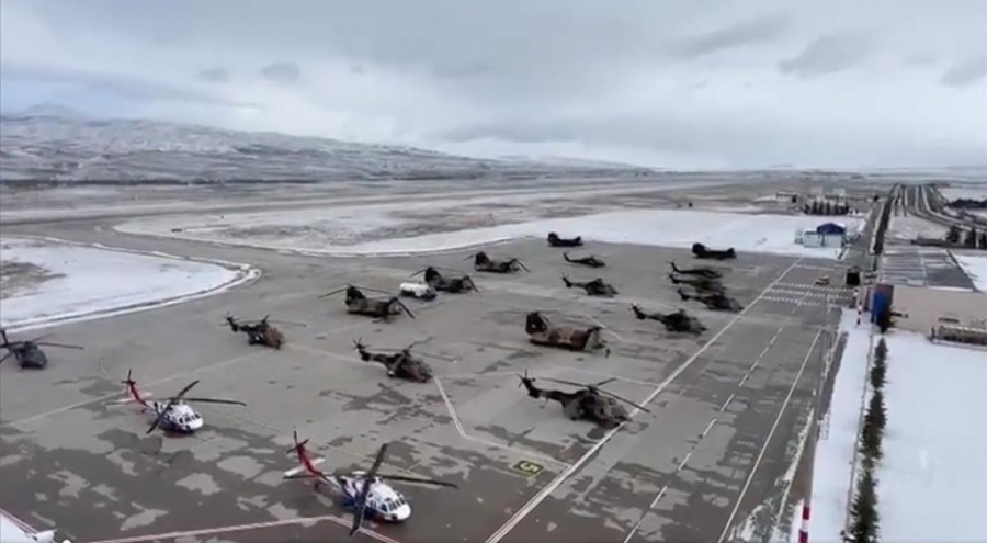 Kara Kuvvetleri, jandarma ve emniyete ait helikopterler deprem bölgesine hareket ediyor