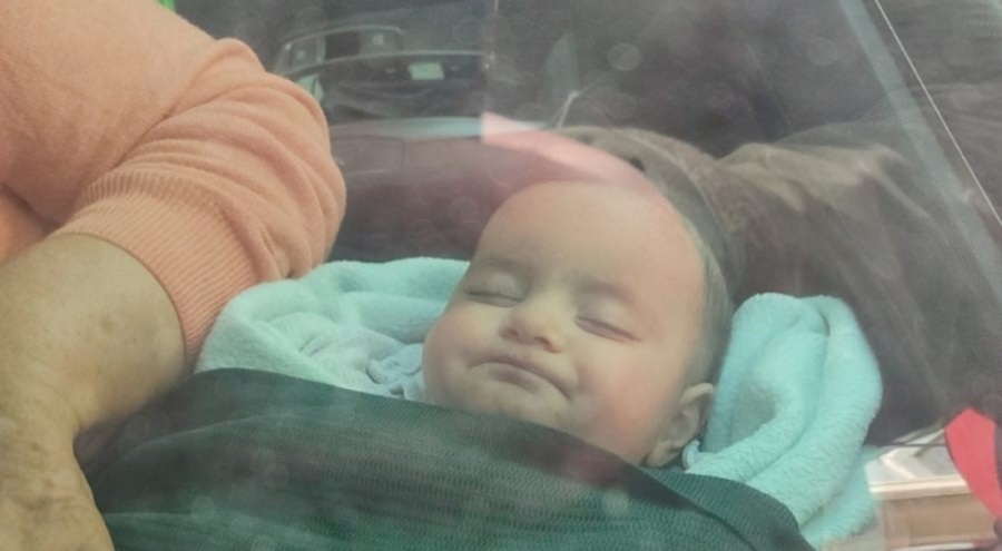 Yusuf bebek 36 saat sonra kardeşi ve annesiyle birlikte kurtarıldı