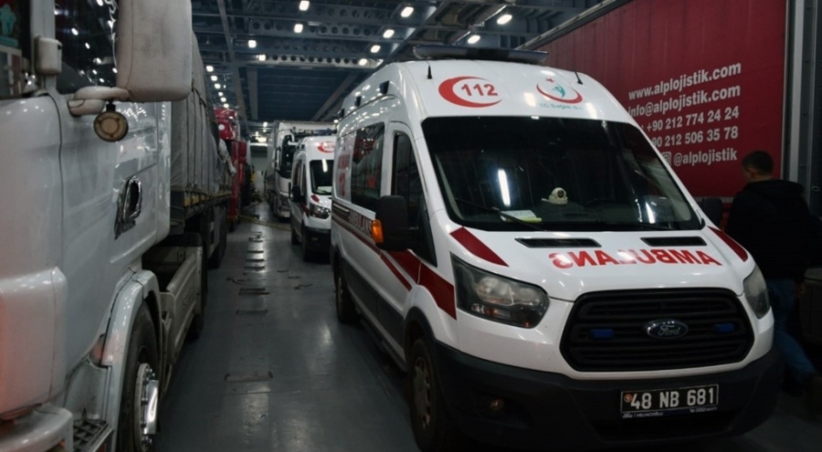 Muğla'dan tıbbi malzemeler gemilerle gönderildi