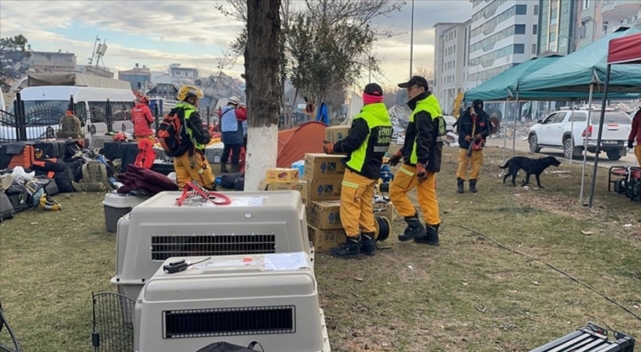 Tayvan'ın 44 kişilik arama kurtarma ekibi deprem bölgesinde