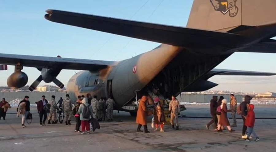 MSB: Yaralı depremzedelerin tahliyesi aralıksız devam ediyor