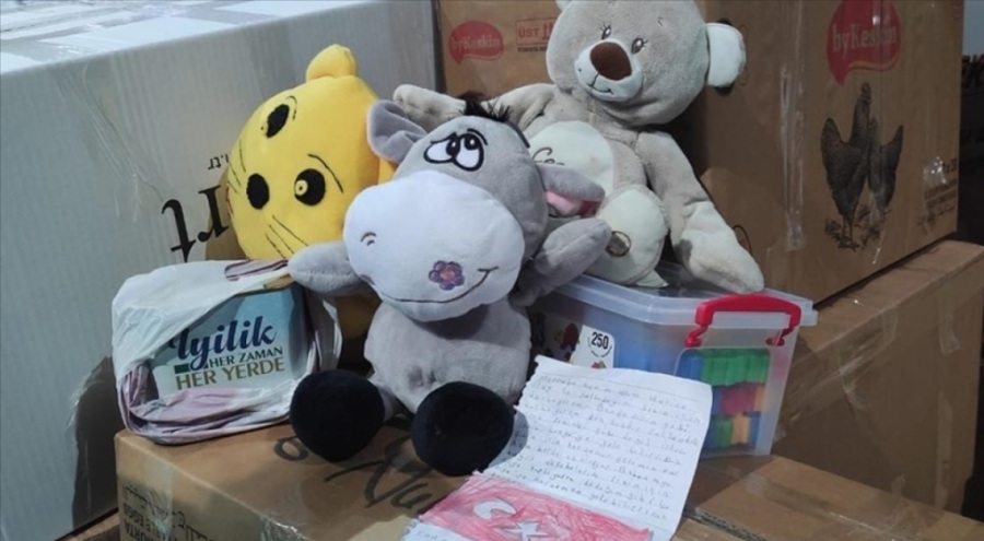Küçük İlay oyuncak gönderdiği depremzedeleri Konya'ya davet etti