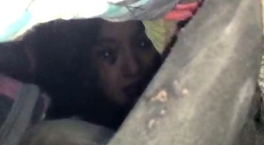 Enkaz altından 'çok üşüyorum baba' diyerek seslendi