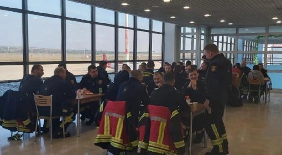 Ukrayna'dan 35 kişilik arama kurtarma ekibi geldi