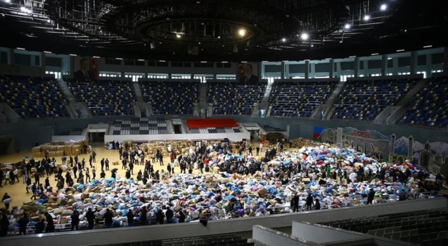 Azerbaycan'ın Türkiye'ye  yardım seferberliği devam ediyor