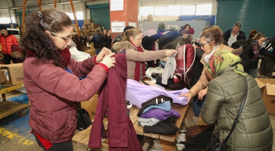 Nilüfer'den deprem bölgesine yoğun destek