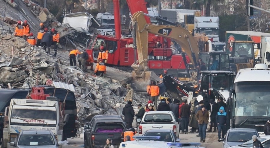 Otel enkazındaki 43 rehberden 10'u öldü, 19'u kurtarıldı, 14'ü aranıyor
