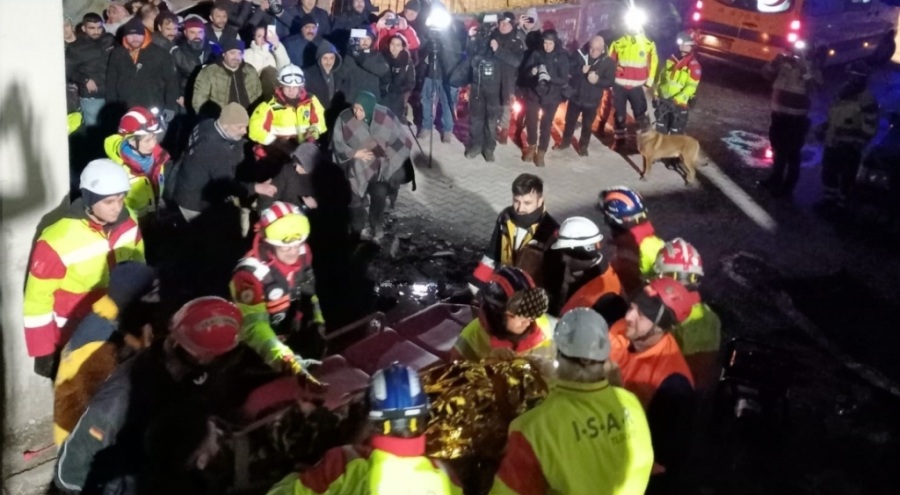 40 saat sonra enkaz altından gelen umut