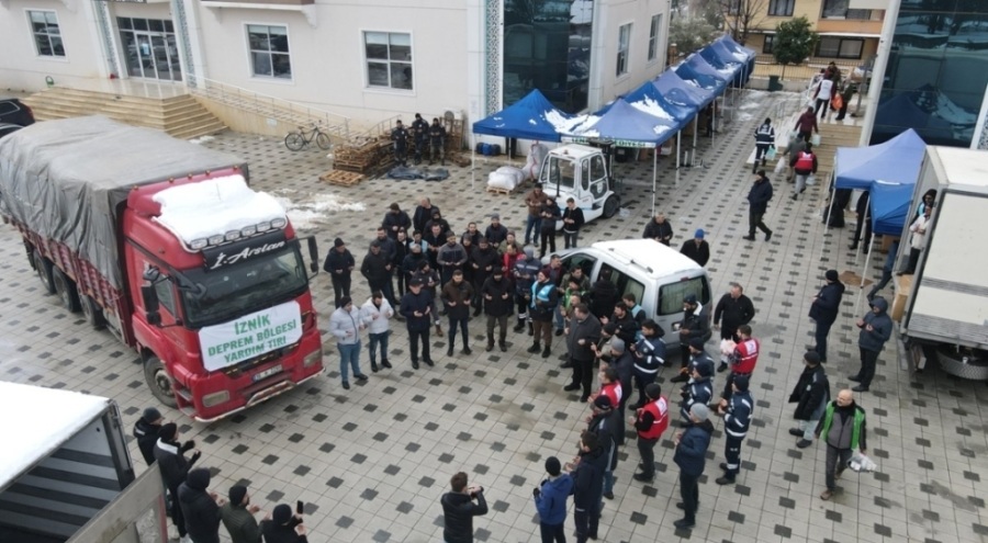 İznik'ten deprem bölgesine 15 tır yardım