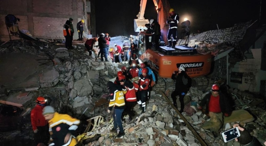 Bir mucize de Adıyaman'dan: 65 saat sonra kurtarıldı