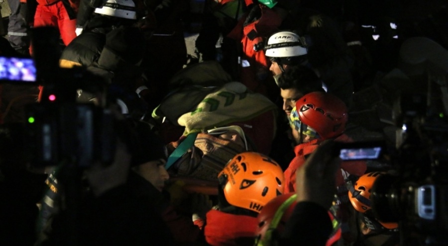 9 aylık hamile kadın depremden 70 saat sonra sağ kurtarıldı