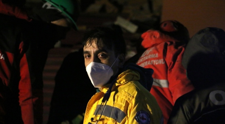 7 yaşındaki Ahmet enkaz altından 70 saat sonra sağ kurtarıldı