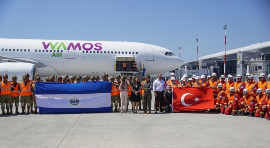 El Salvador'dan Türkiye ve Suriye'ye 100'ü aşkın arama kurtarma ekibi yolda