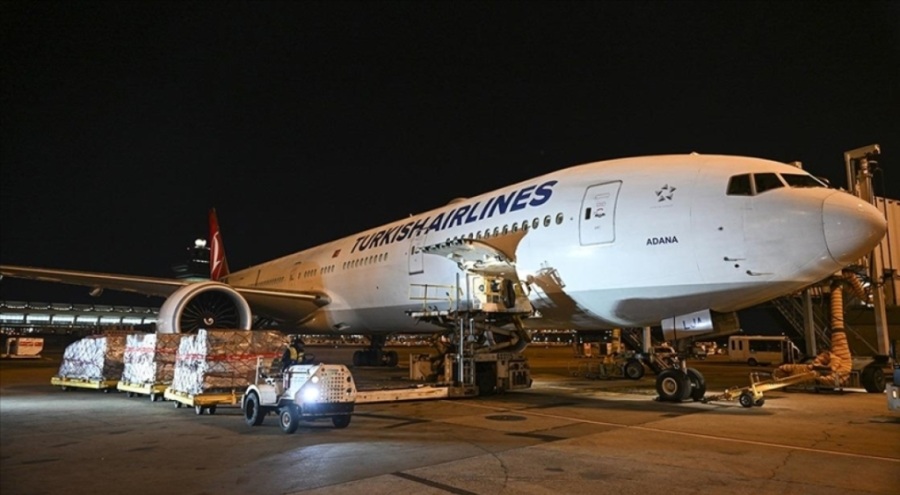 ABD'de depremzedeler için toplanan yardım malzemeleri THY ulaştırıyor