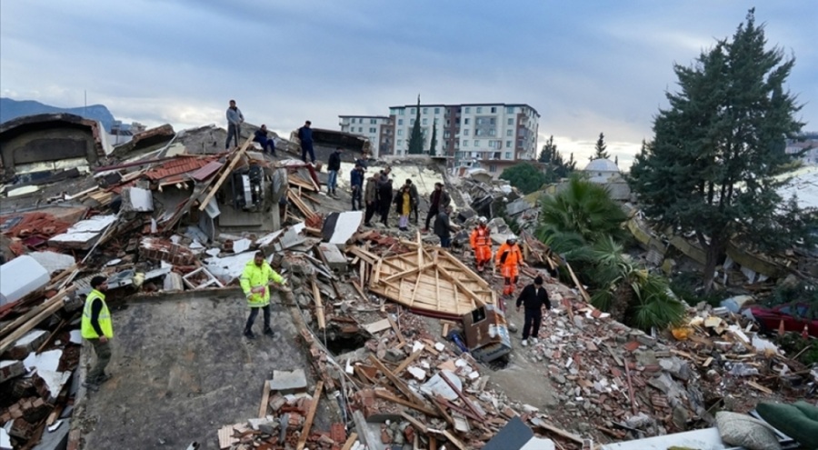 Avrupa'dan gelen ekiplerin arama kurtarma faaliyetleri sürüyor