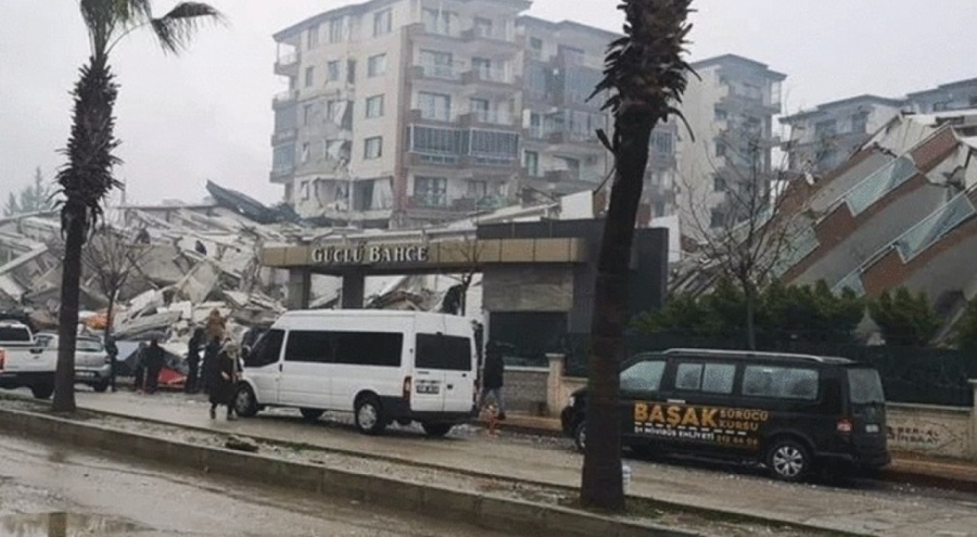 İnşaat şirketinin sahibinden dikkat çeken ifade: 5 bin konuttan 3 blok yıkılmış, normal
