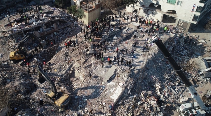 Dünyaca ünlü isimler, destek mesajları yayınlamayı sürdürüyor