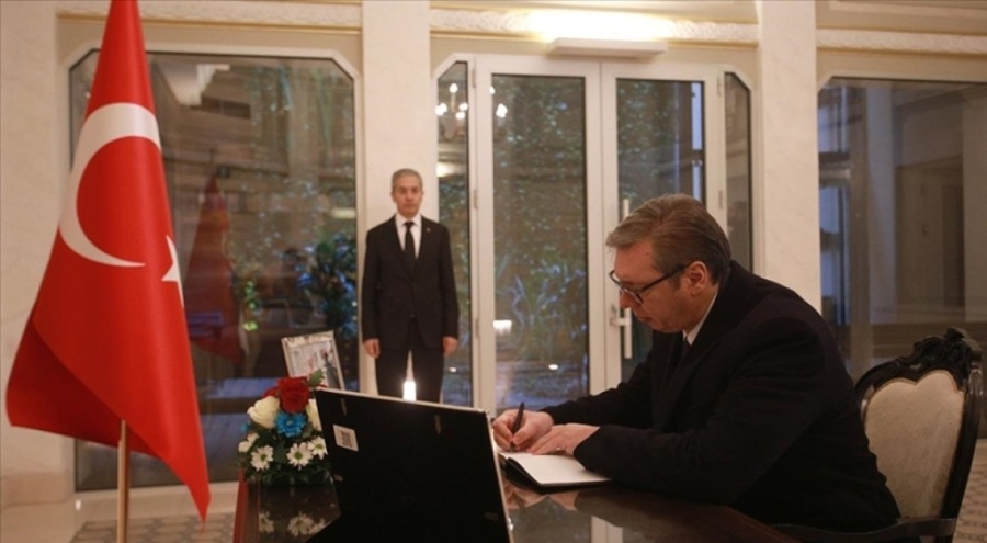 Sırbistan Cumhurbaşkanı, Belgrad Büyükelçiliğinde taziye defterine imza attı