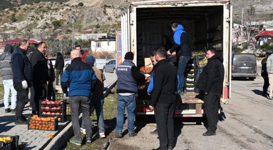 Bursa'dan tüm gücüyle deprem bölgesine yardım