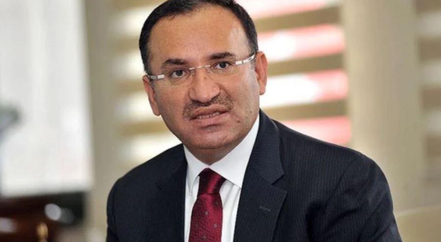 Bakan Bozdağ: Binaları yapanlar hakkında tahkikat başlatıldı