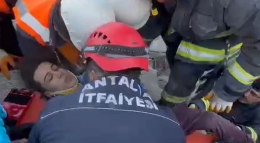 21 yaşındaki Fuat Çamber 84 saat sonra enkazdan sağ çıkarıldı