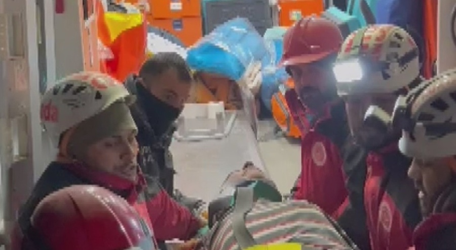 74 yaşındaki Remzi amca, enkazdan 87 saat sonra kurtarıldı