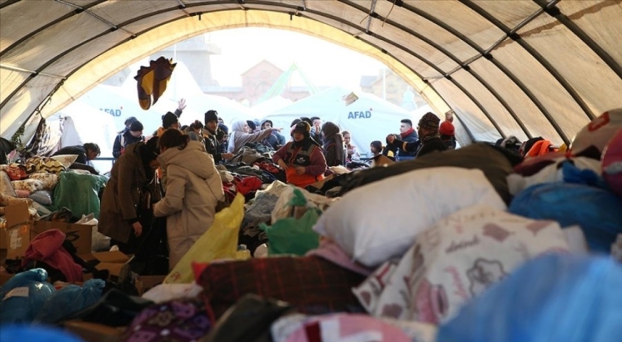 A101'den deprem bölgesine 350 bin adetlik yardım malzemesi desteği