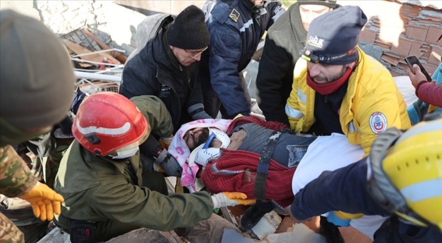 Özbekistanlı ekipler, Hatay'da 13 kişiyi enkaz altından sağ olarak çıkardı