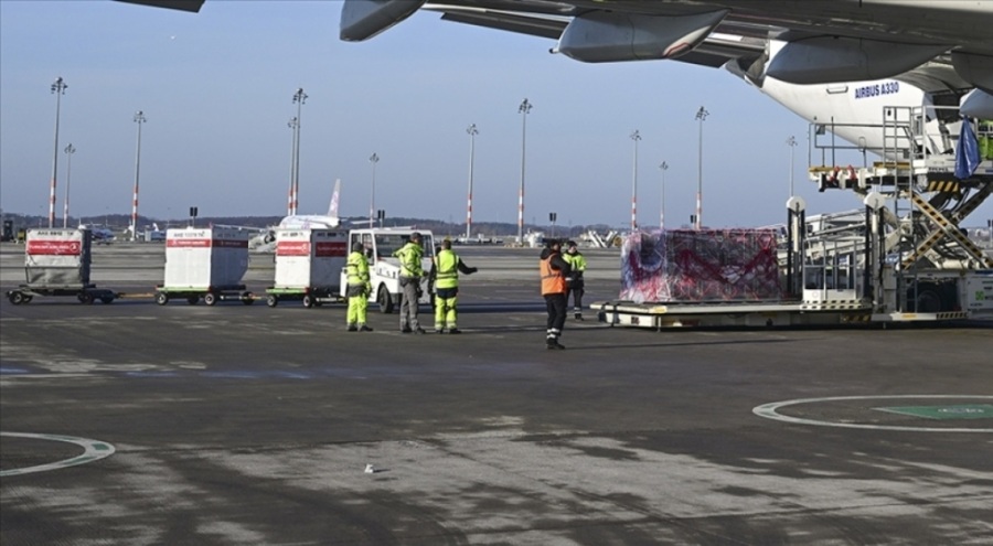 Almanya, deprem bölgesi için Türkiye'ye yardım göndermeye devam ediyor