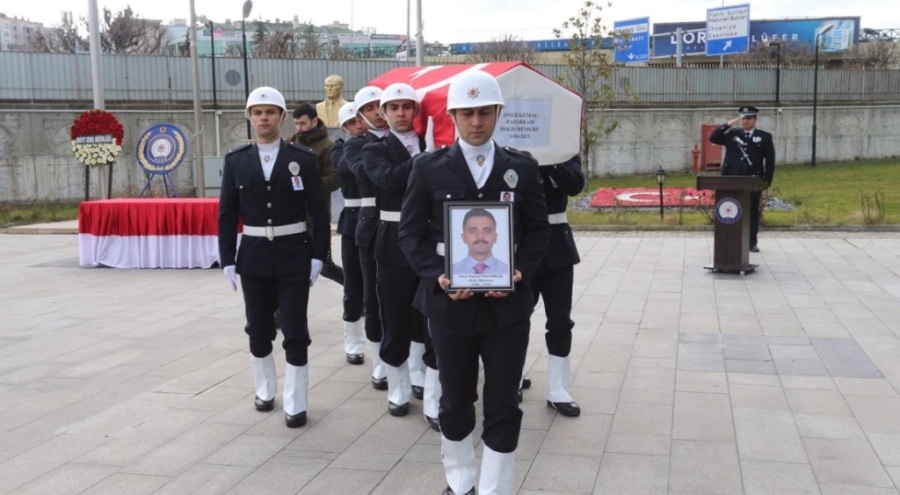 Depremde can veren polis için Bursa'da tören