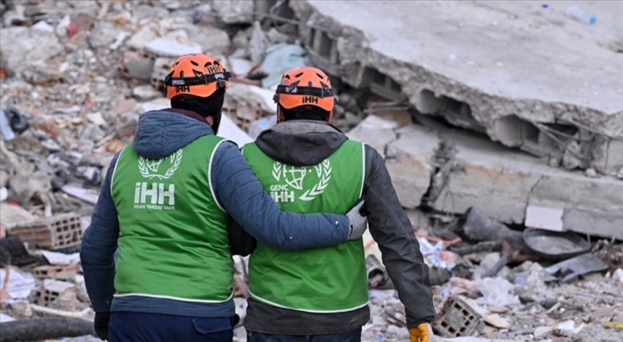 İHH, 3 bin 359 kişilik ekibiyle deprem bölgelerinde çalışmalarını sürdürüyor