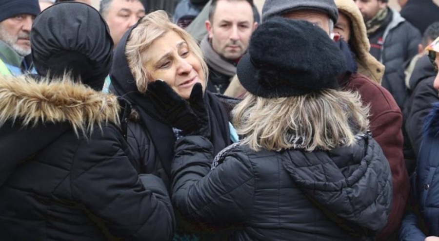 Depremde kızını, oğlunu, torununu ve damadını kaybetti