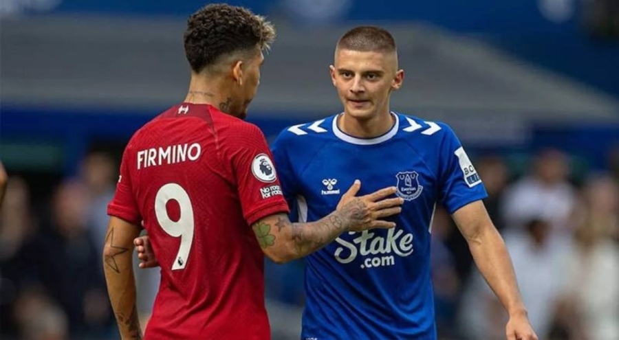 Liverpool ve Everton, depremzedeler için formalarını satacak