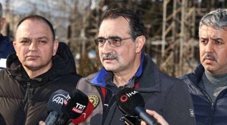 Bakan Dönmez: Hasarsız olan konutlara elektrik verilebilecek