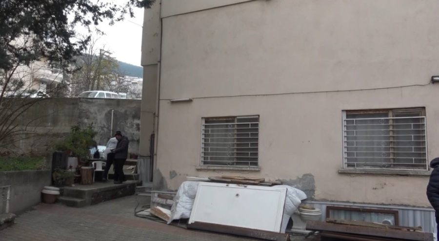 Bursa'da apartman görevlisi kaldığı depoda ölü bulundu