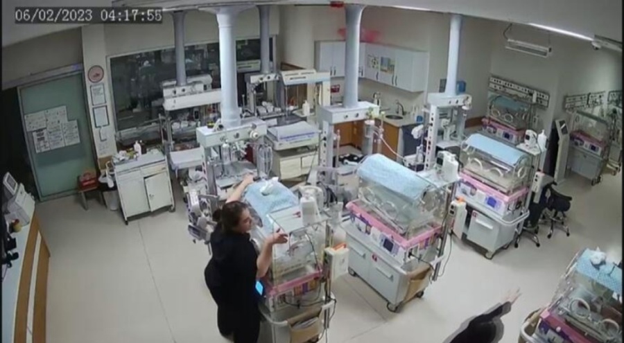 Yenidoğan bakım ünitesinde deprem paniği yaşandı! Hemşire canını hiçe saydı